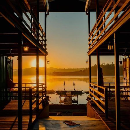 Villa Container Lodge กาปีตอลิโอ ภายนอก รูปภาพ